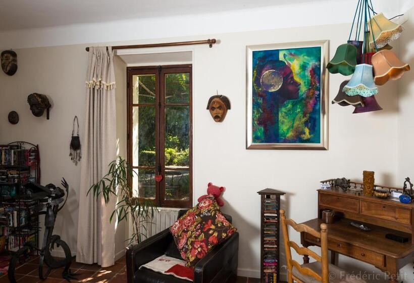 غرفة عائلية, Le Fer En Cèze