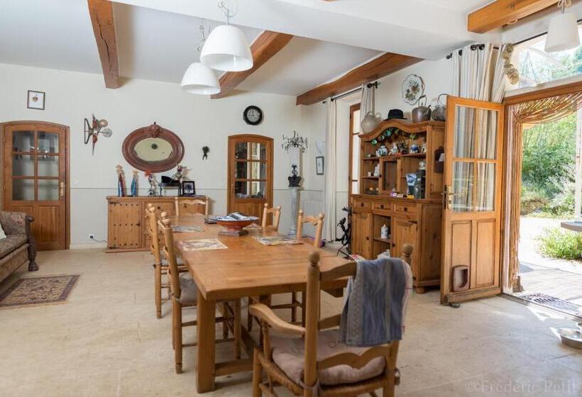 غرفة قياسية, Le Fer En Cèze