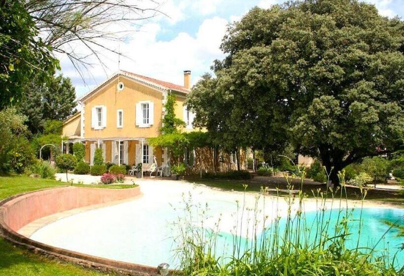 غرفة قياسية, Le Fer En Cèze