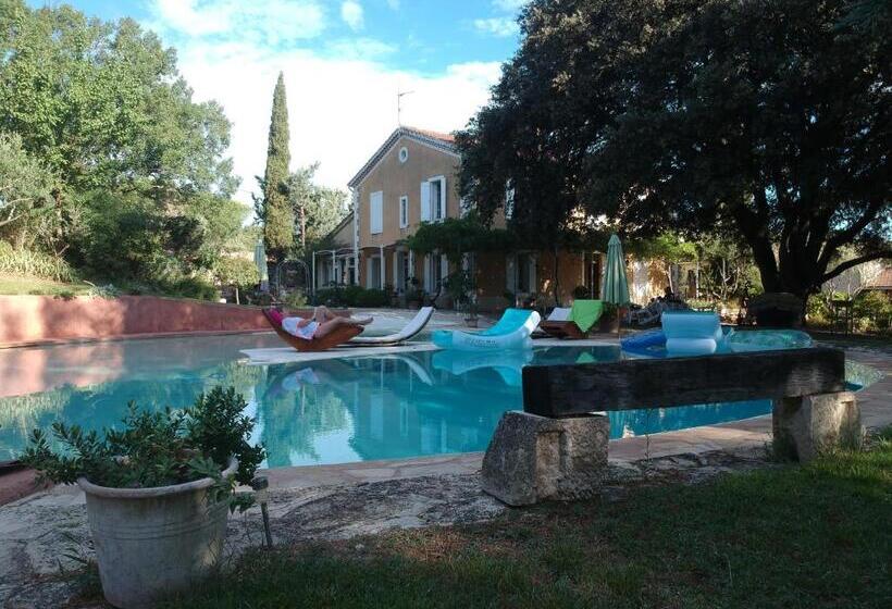 غرفة عائلية, Le Fer En Cèze