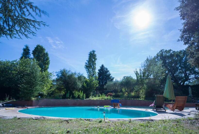 غرفة قياسية, Le Fer En Cèze