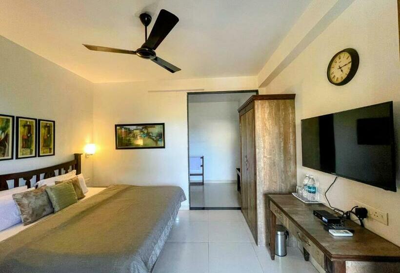 Deluxe Room with Balcony, The Loft