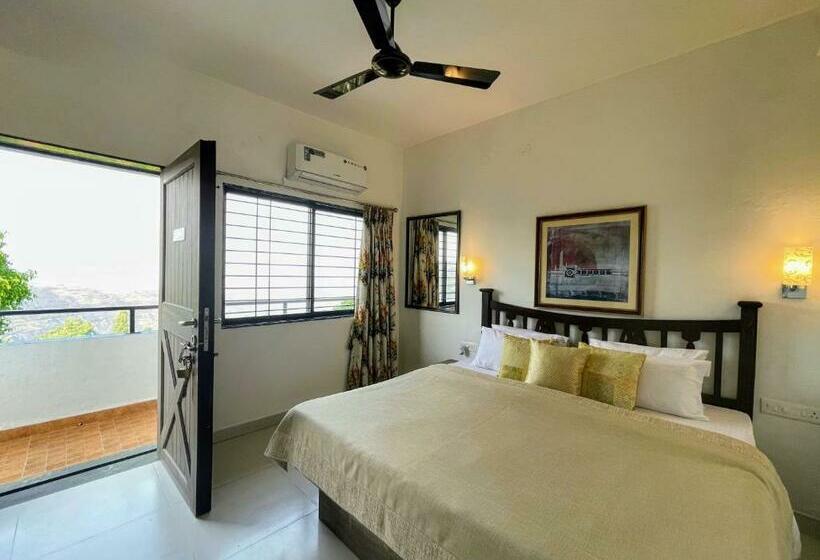 Deluxe Room with Balcony, The Loft