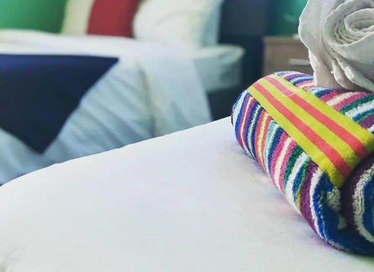 اتاق لوکس, Conturce Hostel