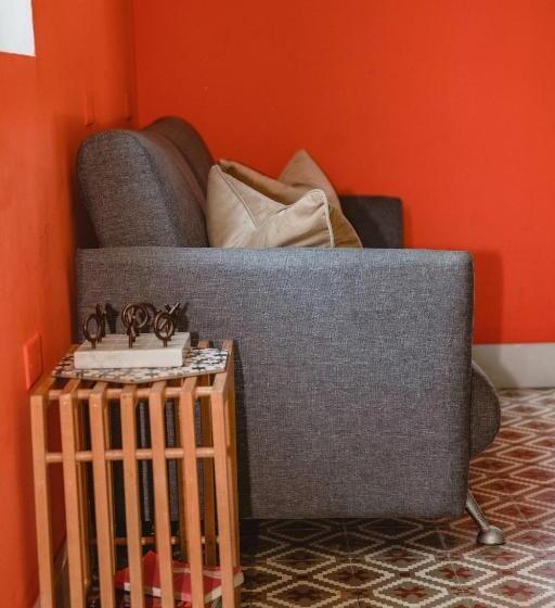 اتاق استاندارد, Conturce Hostel