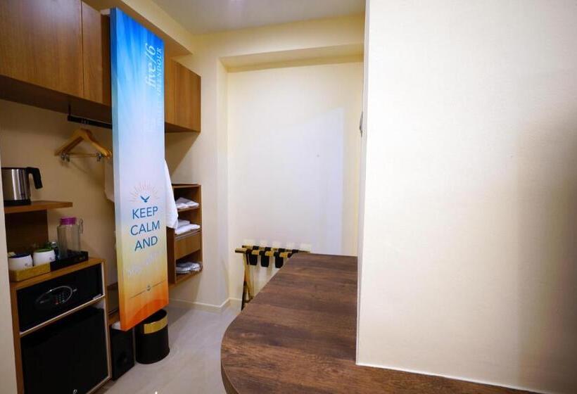 اتاق لوکس با تخت بزرگ, Zen Premium Kallang