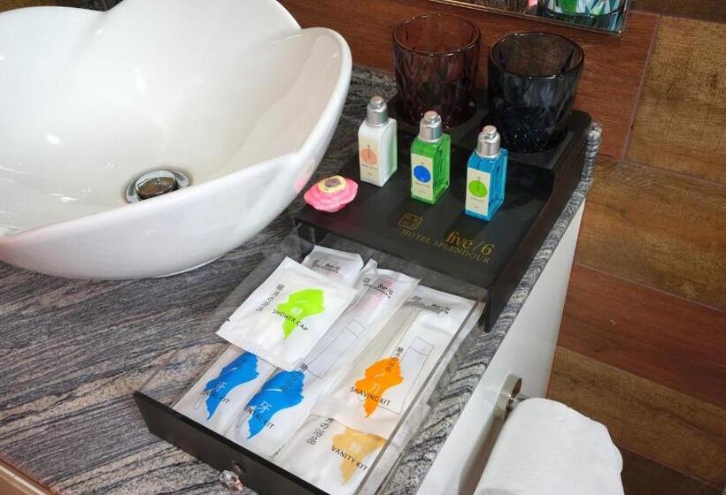 اتاق لوکس, Zen Premium Kallang