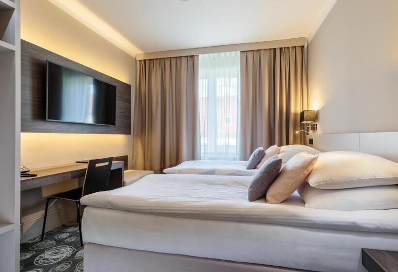 اتاق اکونومی, Center Novo Mesto