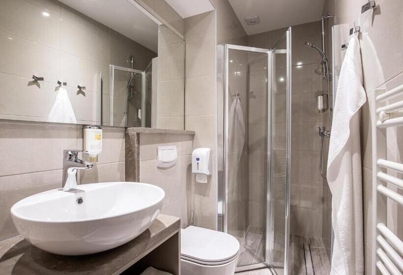 اتاق سوپریور, Center Novo Mesto