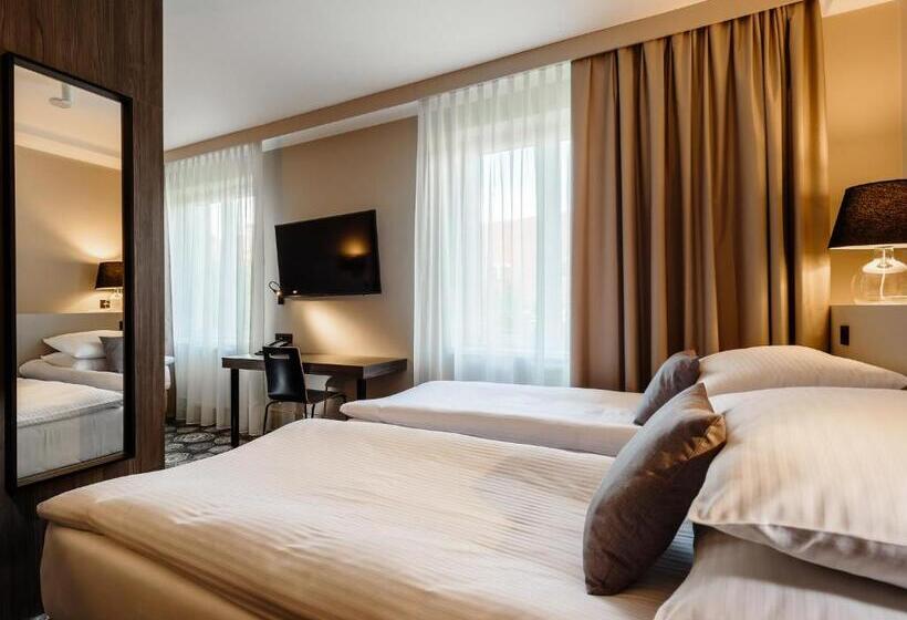 اتاق سوپریور سه تخته, Center Novo Mesto