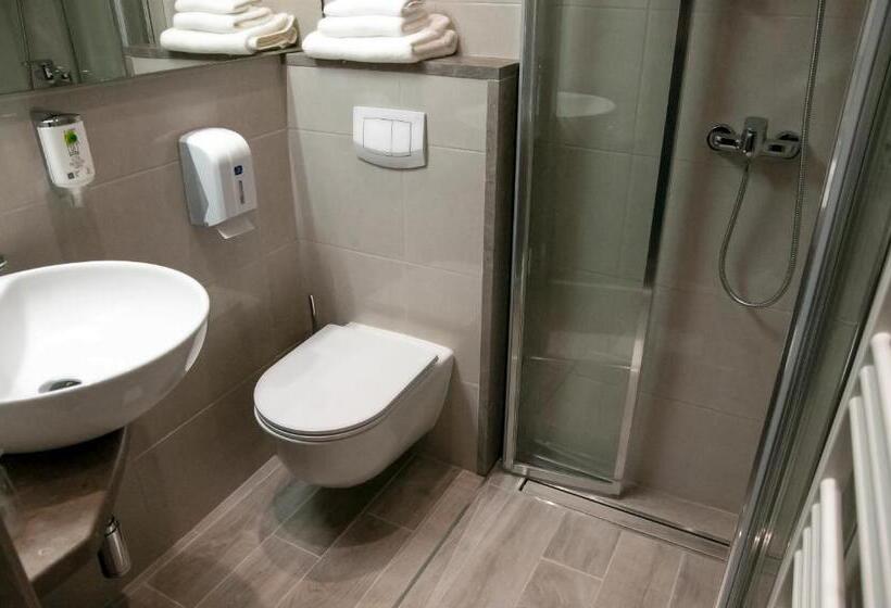 اتاق اکونومی یک تخته, Center Novo Mesto