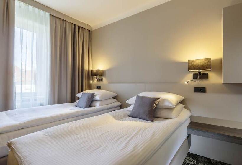 اتاق اکونومی, Center Novo Mesto