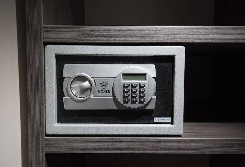 اتاق سوپریور سه تخته, Center Novo Mesto