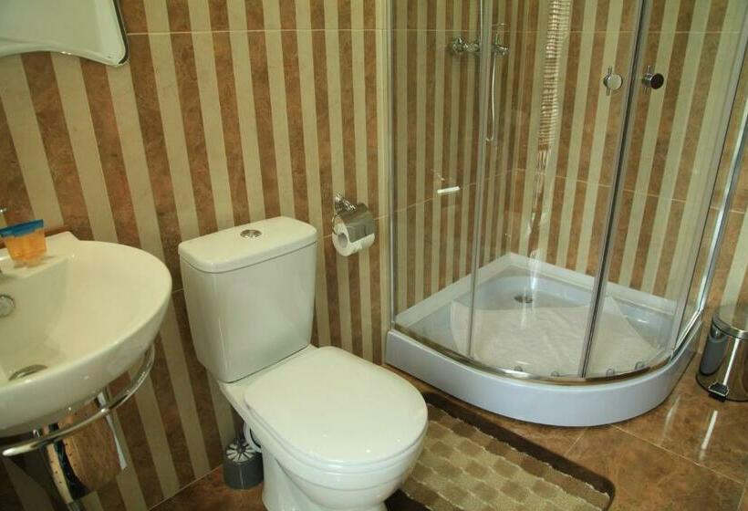 Camera Tripla Deluxe, Daniel Boutique