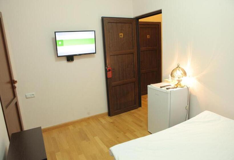 Camera Economy Singola, Daniel Boutique