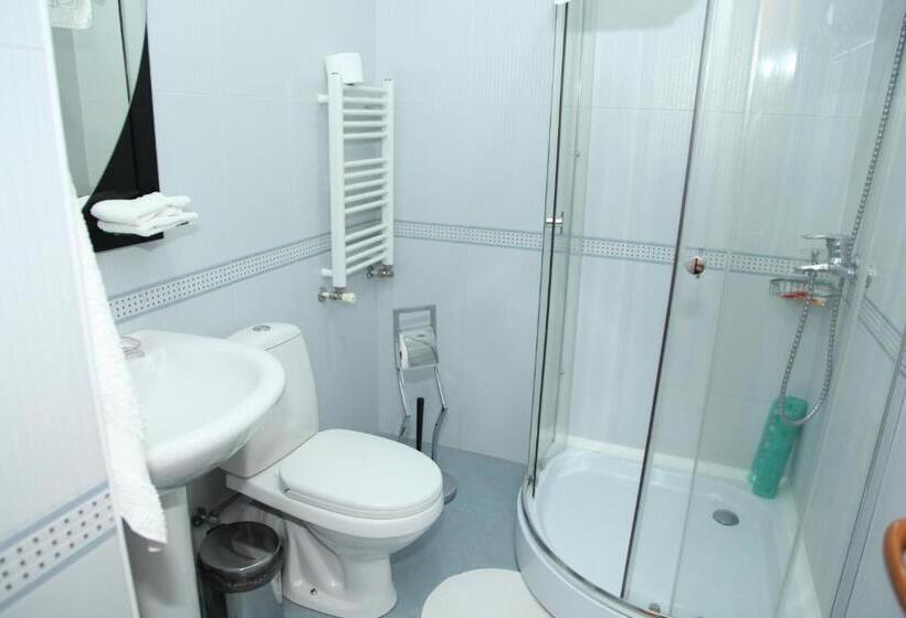 Camera Deluxe, Daniel Boutique