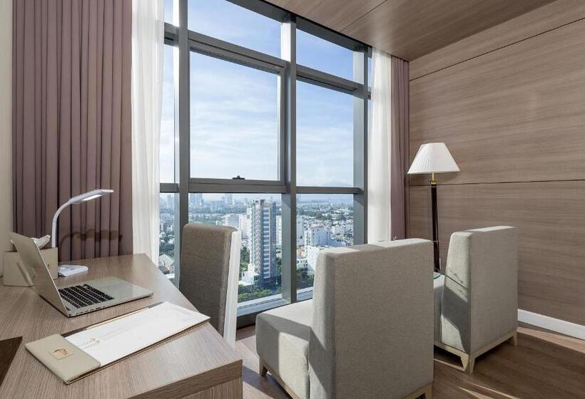 اتاق لوکس, The Nalod Da Nang