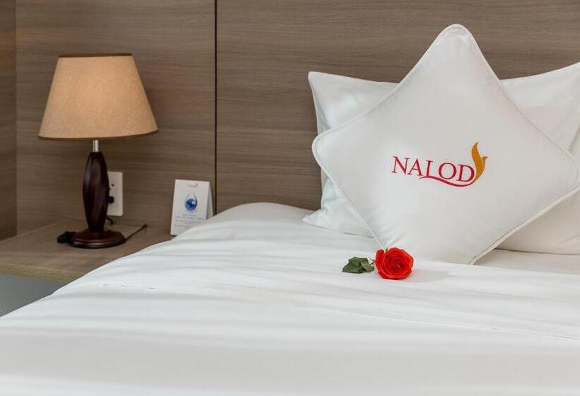 اتاق لوکس, The Nalod Da Nang