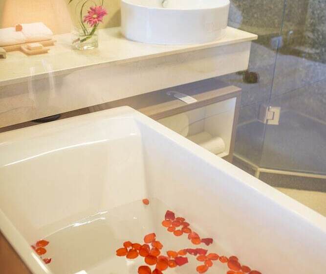 اتاق لوکس با چشمانداز دریا, The Nalod Da Nang