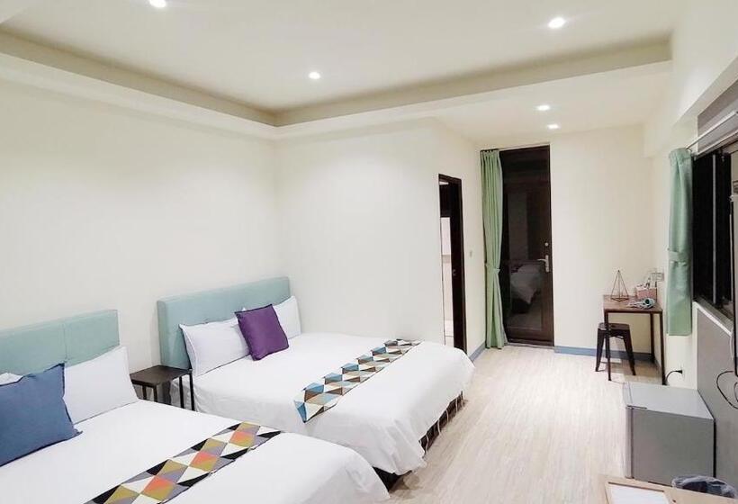 اتاق استاندارد چهارنفره با چشم‌انداز باغ, 羅東夜市舒果shugo B&b 近清溝夜市 國旅卡特約店 配合手作早餐店及租車行