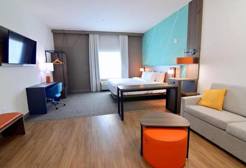 キングサイズベッドのスイートルーム, Comfort Suites Titusville Near Kennedy Space Center