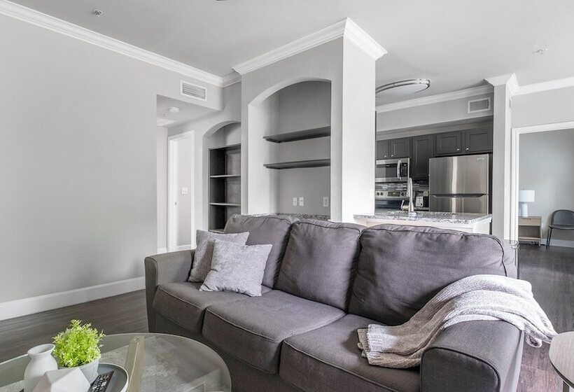 带2个卧室的公寓, Riverpark Apartments By Barsala