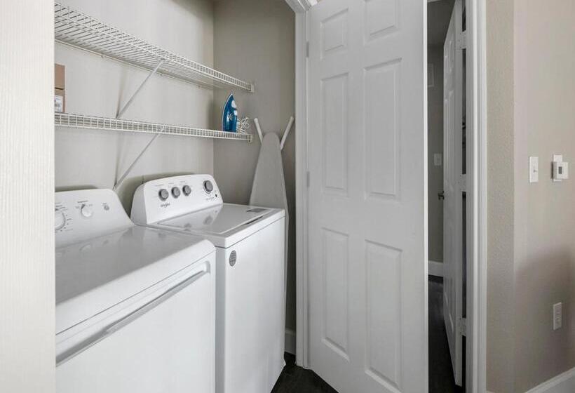 带1个卧室的公寓, Riverpark Apartments By Barsala