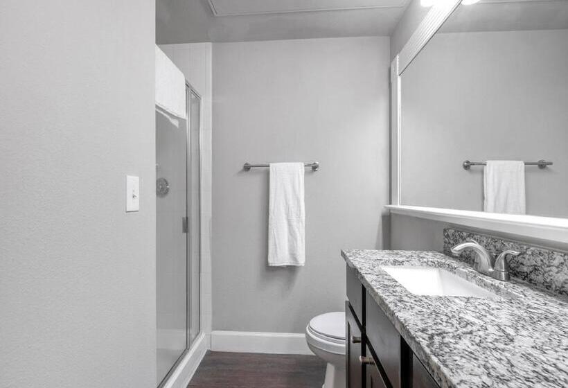 带2个卧室的公寓, Riverpark Apartments By Barsala