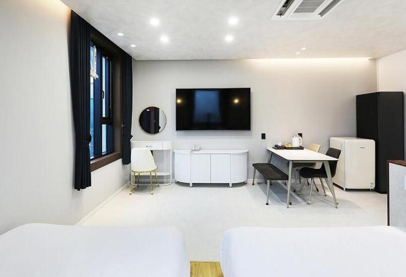 스탠다드 룸 더블 침대 2개, Intro Chuncheon