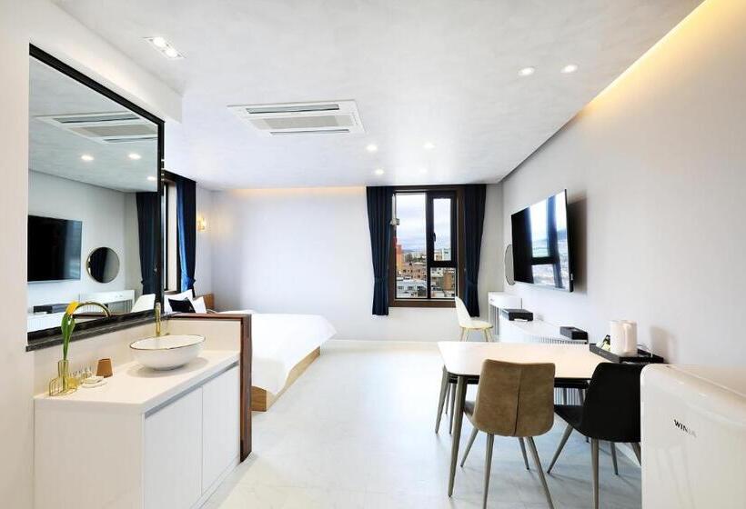 스탠다드 룸 더블 침대 2개, Intro Chuncheon