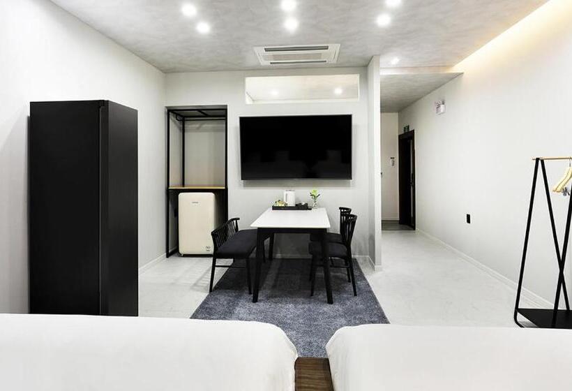 스탠다드 룸, Intro Chuncheon