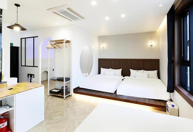 패밀리 스위트, Intro Chuncheon