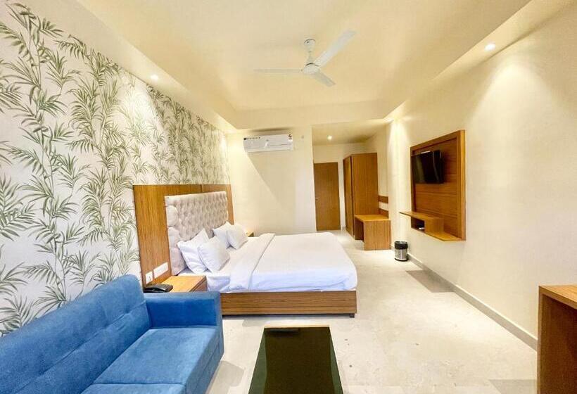 Camera Deluxe, Petal ! Puri होटल पेटल হোটেল পাপড়ি హోటల్ పెటల్ Fully Air Conditioned Hotel With Lift And Parking Ca