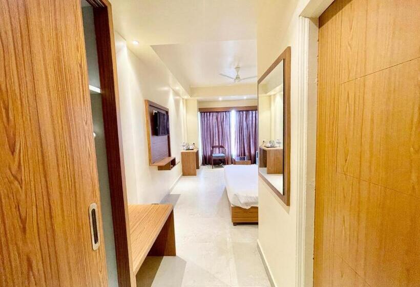 Camera Deluxe, Petal ! Puri होटल पेटल হোটেল পাপড়ি హోటల్ పెటల్ Fully Air Conditioned Hotel With Lift And Parking Ca