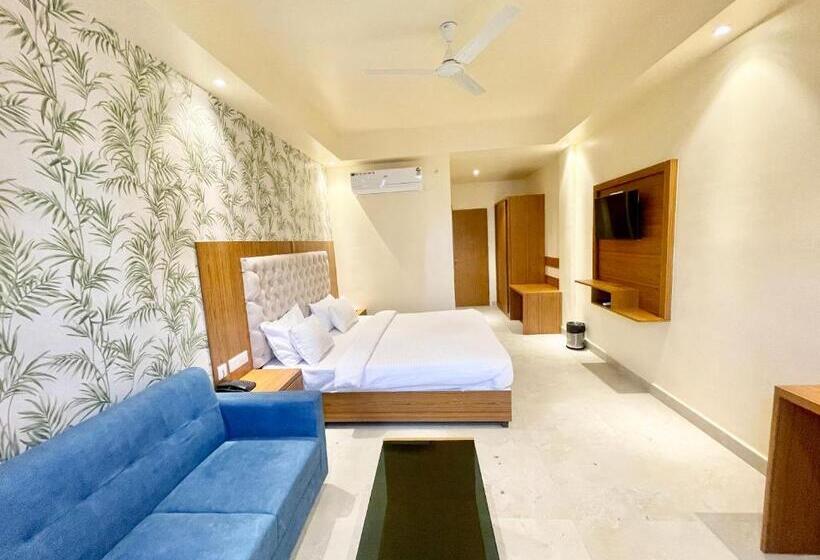 Camera Economy, Petal ! Puri होटल पेटल হোটেল পাপড়ি హోటల్ పెటల్ Fully Air Conditioned Hotel With Lift And Parking Ca