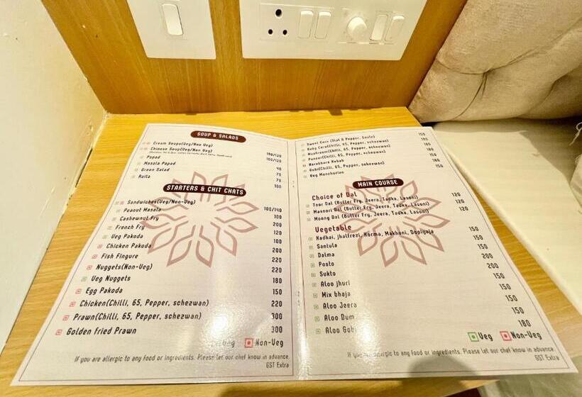 Camera Superiore Letto King, Petal ! Puri होटल पेटल হোটেল পাপড়ি హోటల్ పెటల్ Fully Air Conditioned Hotel With Lift And Parking Ca