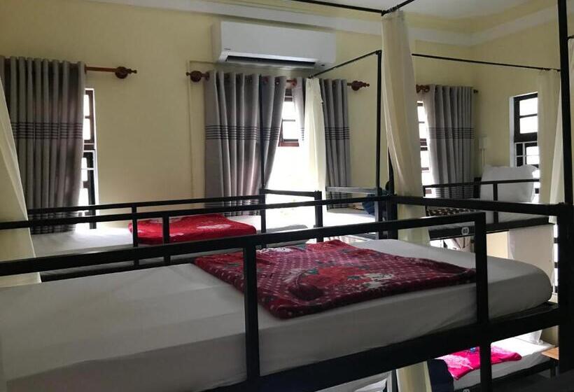 تختخواب در اتاق مشترک, Bonjour Hostel