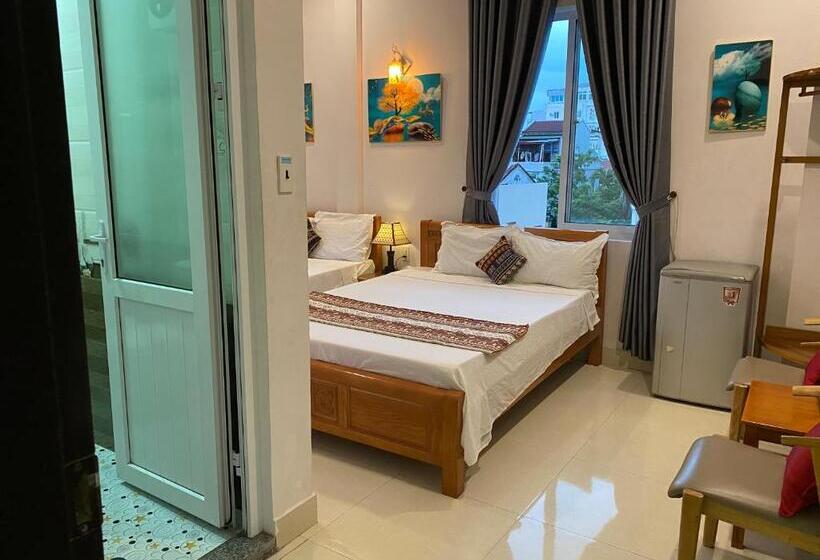 اتاق خانوادگی, Bonjour Hostel