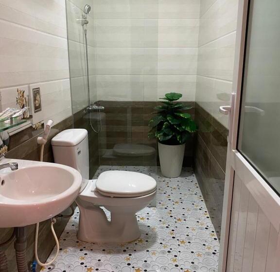 اتاق خانوادگی, Bonjour Hostel