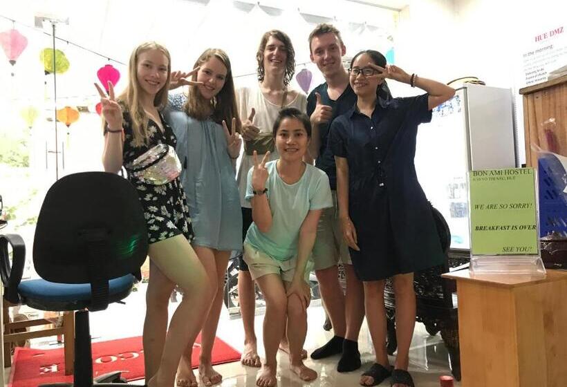 اتاق خانوادگی, Bonjour Hostel