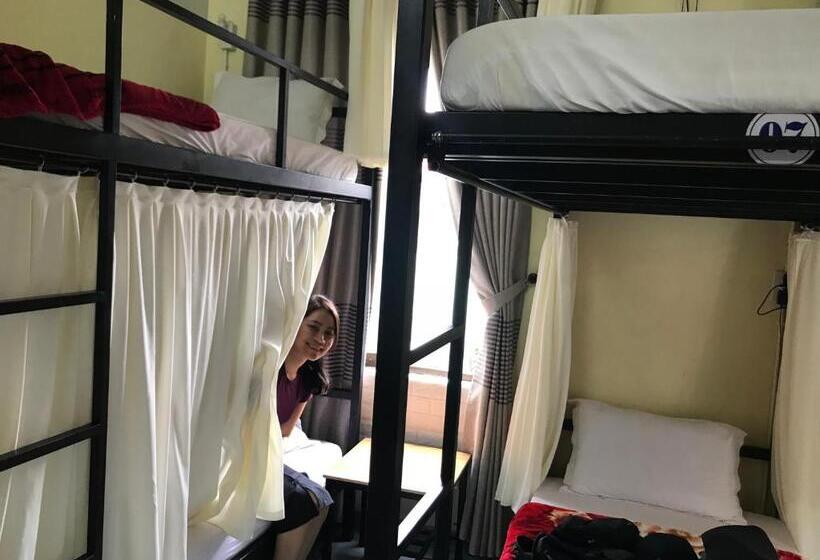 تختخواب در اتاق مشترک, Bonjour Hostel