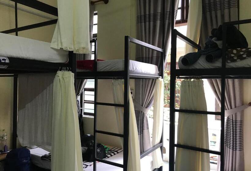 تختخواب در اتاق مشترک, Bonjour Hostel