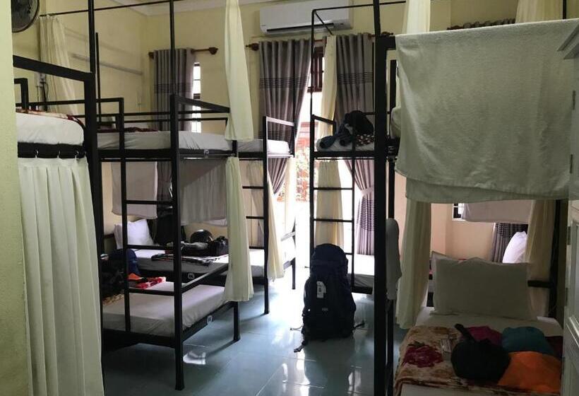 تختخواب در اتاق مشترک, Bonjour Hostel