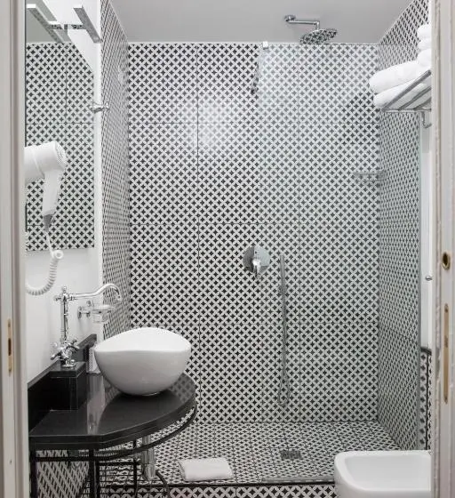 اتاق خانوادگی, Boutique Hotel Metro 900