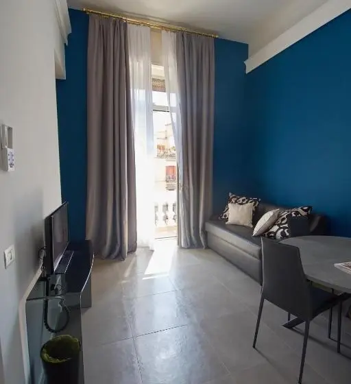 اتاق خانوادگی, Boutique Hotel Metro 900