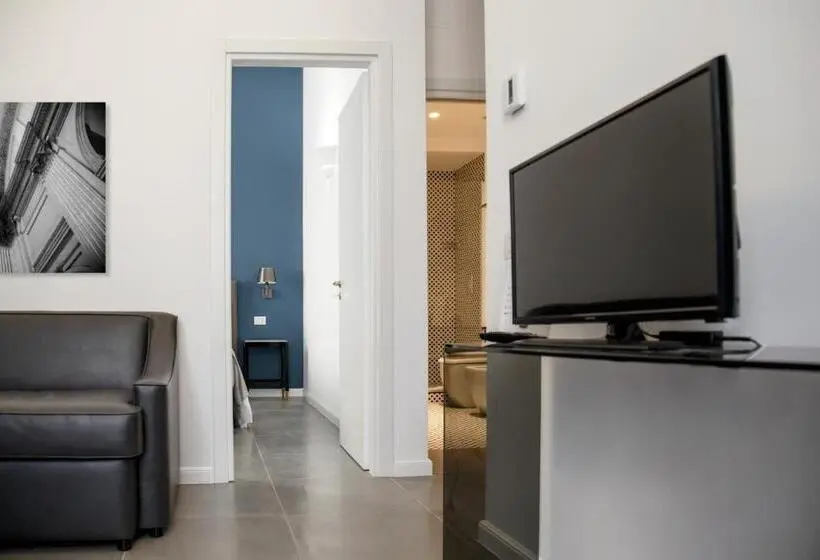 اتاق خانوادگی, Boutique Hotel Metro 900