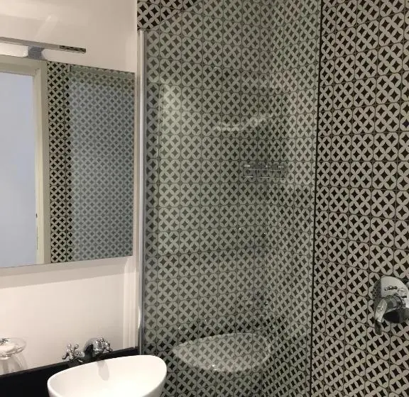 اتاق استاندارد یک نفره, Boutique Hotel Metro 900
