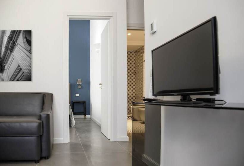 اتاق خانوادگی, Boutique Hotel Metro 900