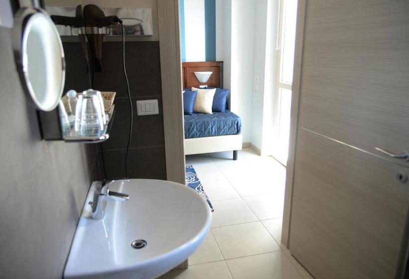 غرفة كومفورت ثلاثية, Giulio Cesare