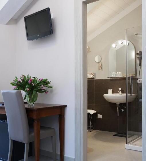 غرفة سوبيريور ثلاثية, Giulio Cesare